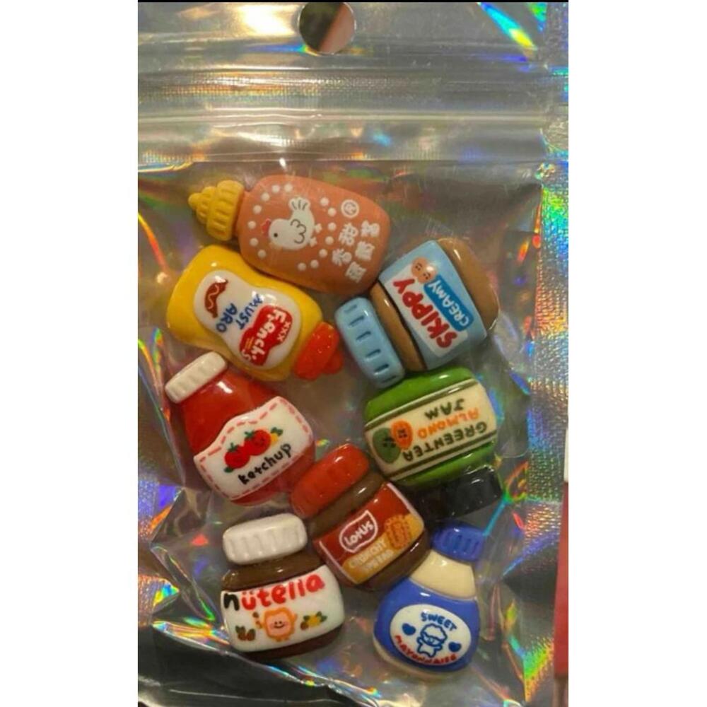 Dollhouse kitchen accessories - Picture 2 of 2